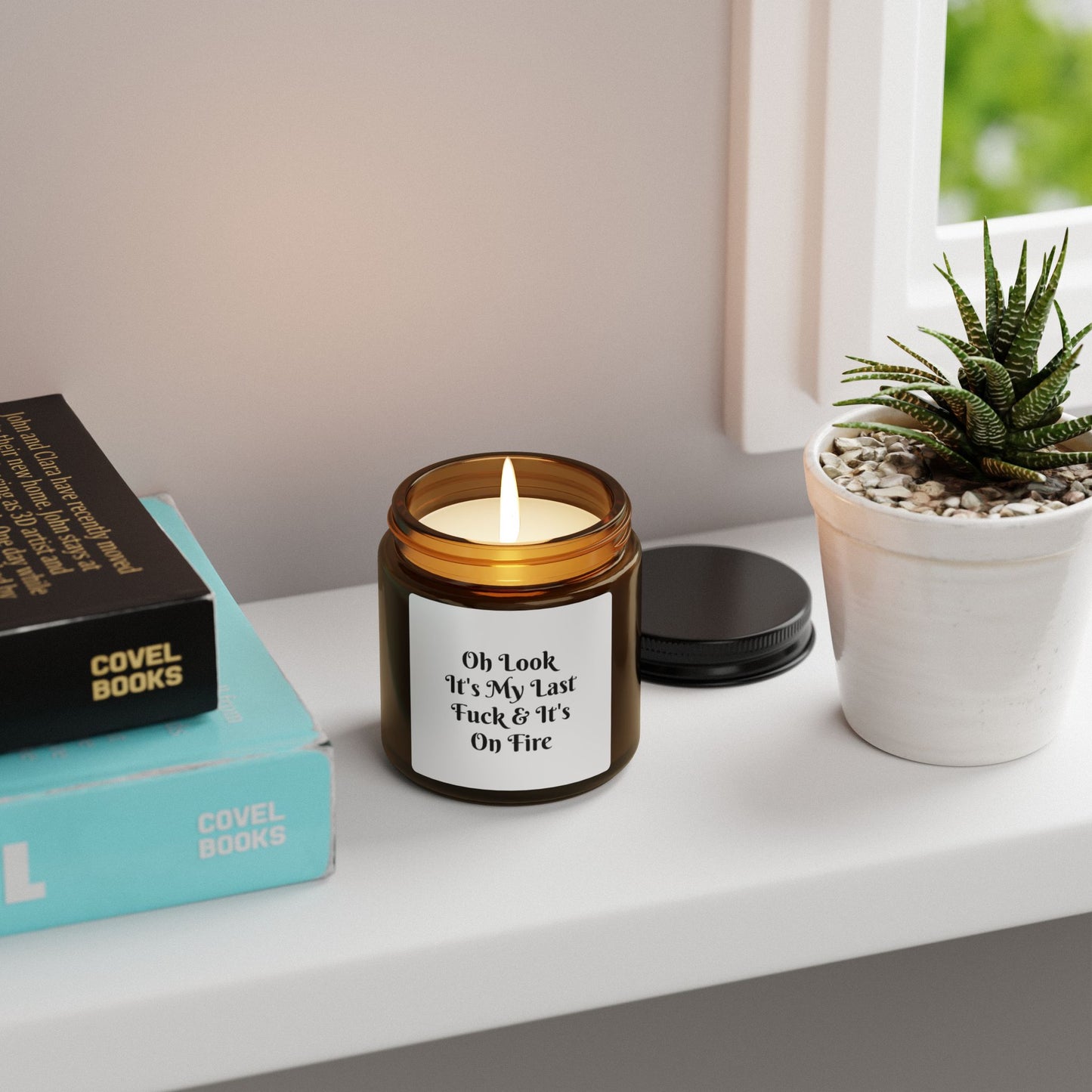 Oh Look ... Scented Soy Candle (Multi-Size, Amber Jar)
